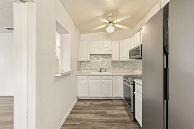 Building Photo - 2615 9th Ave Dr E