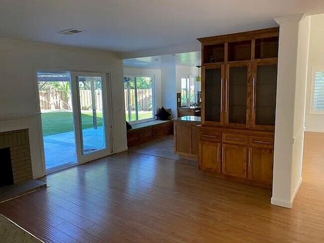 Building Photo - 711 Oak Burl Ln