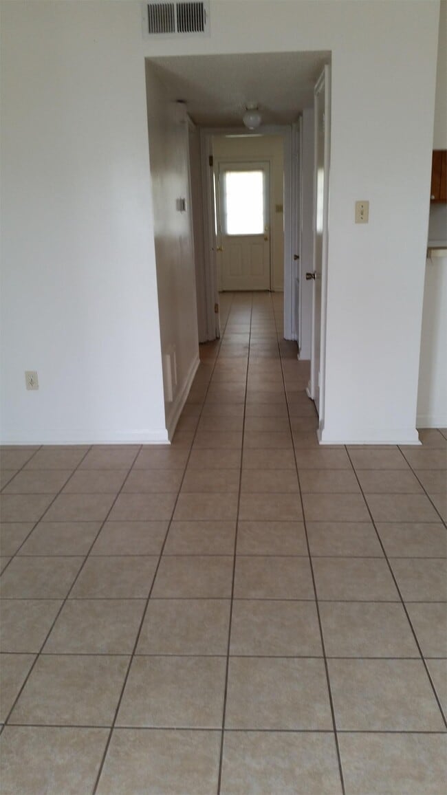 Primary Photo - 112 Oak Ridge Ave