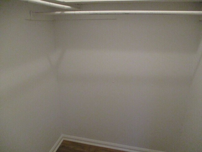 Building Photo - Updated townhome in West Augusta
