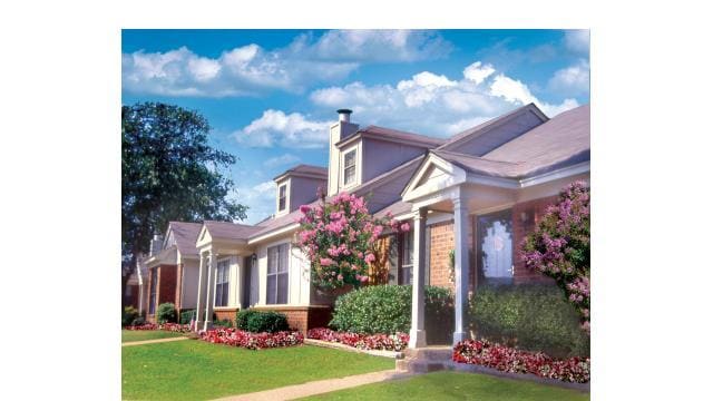 Primary Photo - Hedgerow Apartments