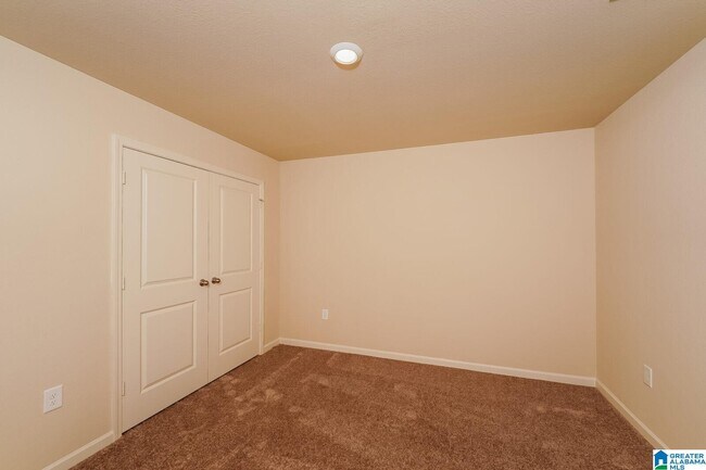 Building Photo - 124 Clover Ln