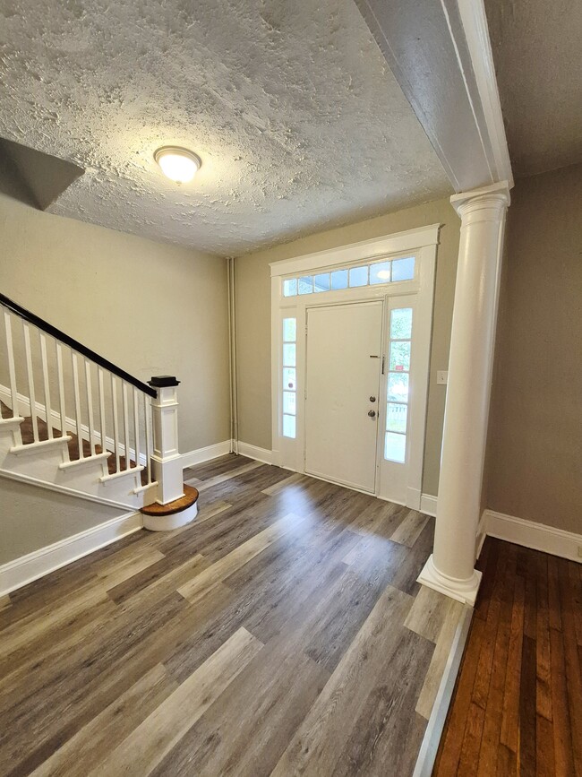 Building Photo - 3017 Dill Ave