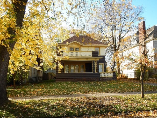 Primary Photo - 464 Allen St