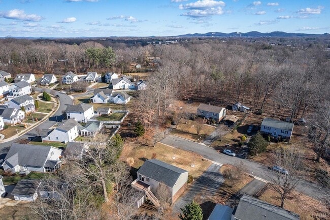 Building Photo - 117 Settlement Dr