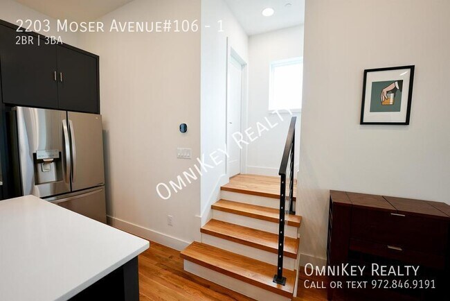 Building Photo - 2203 Moser Ave