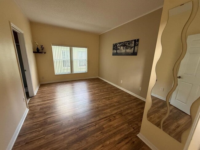 Building Photo - 501 Castlemain Cir