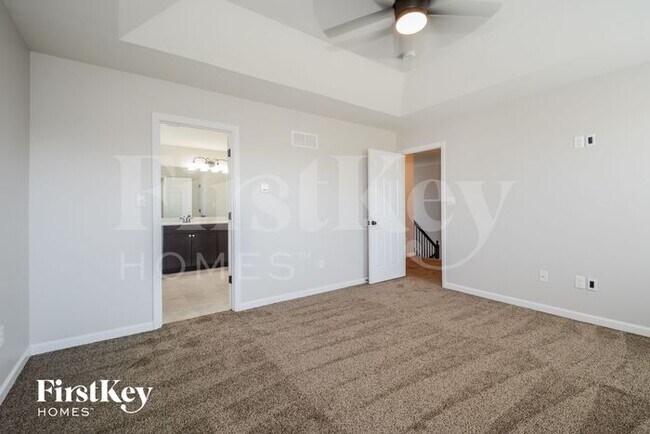 Building Photo - 3248 Charlestowne Crossing Dr