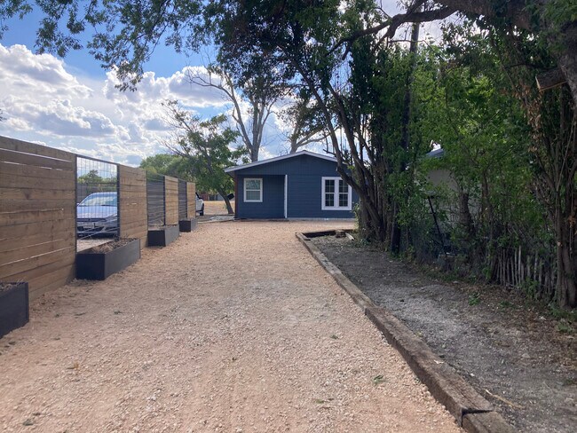 Building Photo - 147 N Kowald Ln