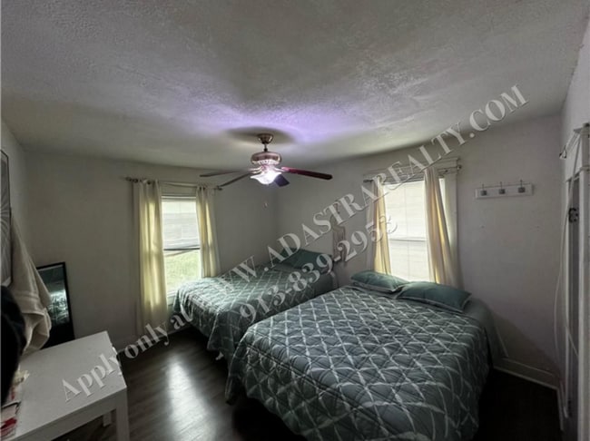 Building Photo - Cozy 3 Bed 1 Bath Home in KCK-Coming SOON!!