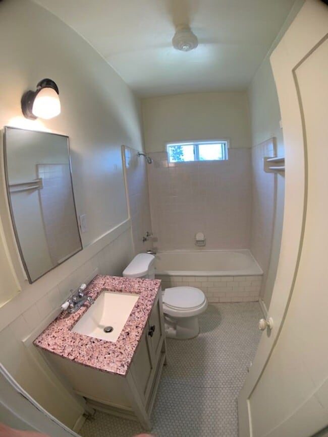 Building Photo - lasalle