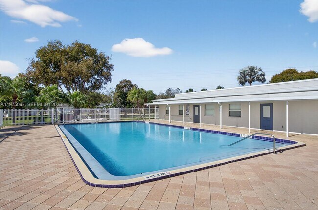 Building Photo - 7613 NW 67th Ave