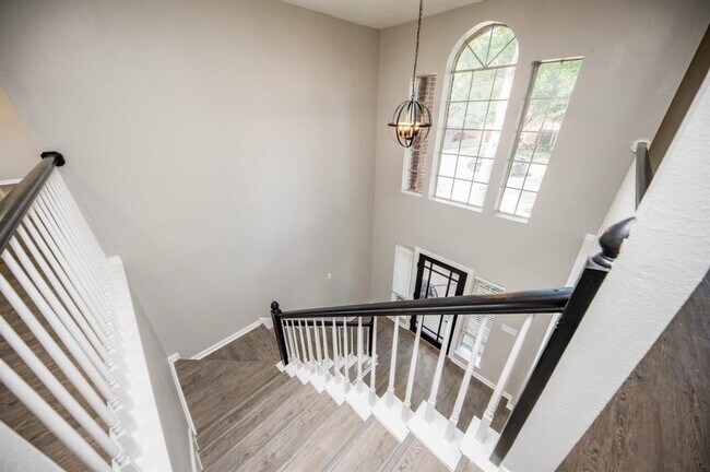 Building Photo - 14011 Cypress Falls Dr