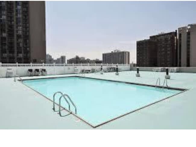 Access to pool and workout facility - 1122 N Clark St