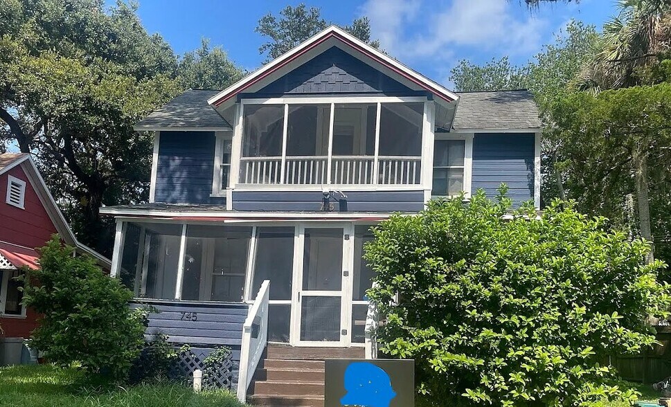 Primary Photo - 745 S Palmetto Ave