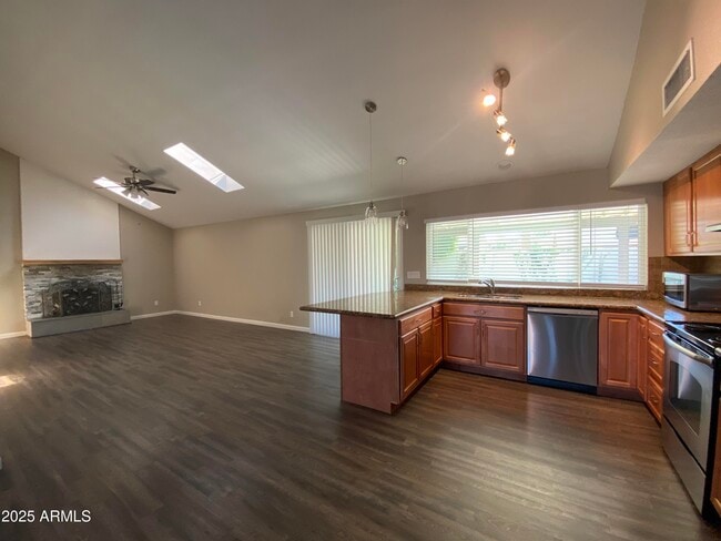 Building Photo - 3431 W Helena Dr