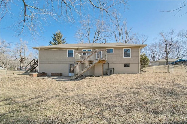Building Photo - COMING SOON! 3 Bedrooms 2 Bathrooms $1,550