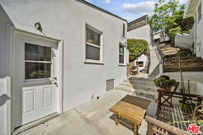 Building Photo - 6295 Ivarene Ave
