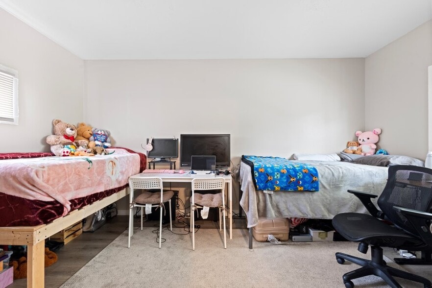 Building Photo - 450 W Galena Blvd