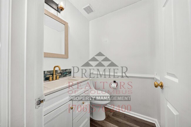 Building Photo - 5924 Big Oak Dr