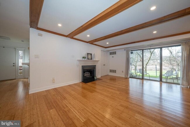 Building Photo - 504 Mountainview Dr