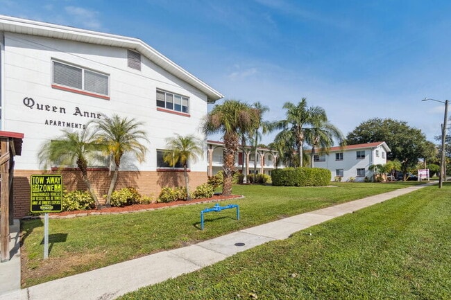 Building Photo - 4729 39th Ave N