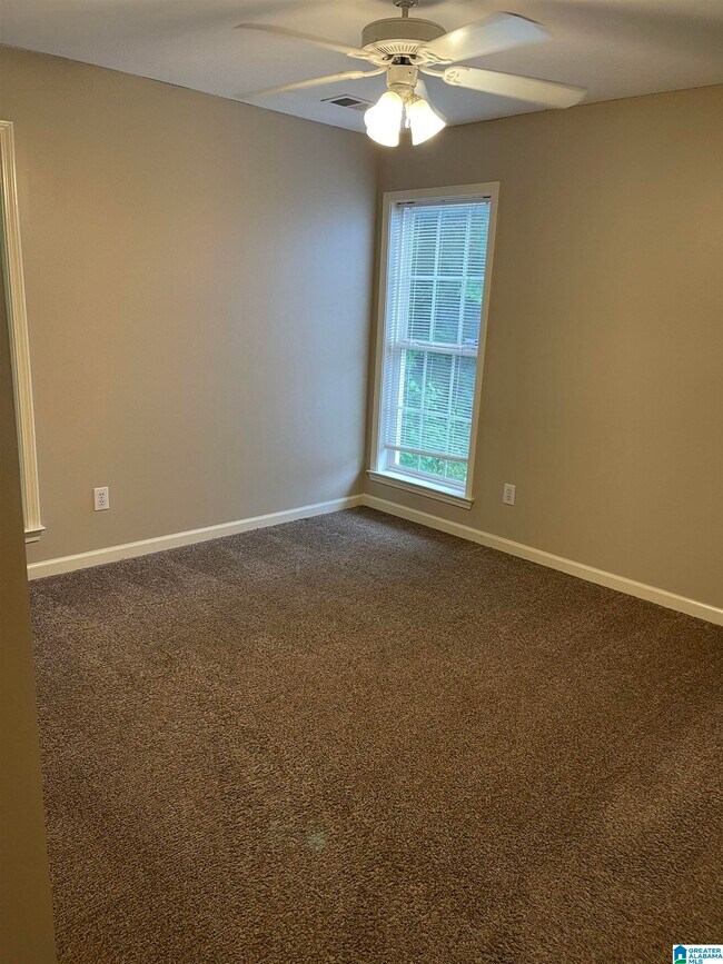 Building Photo - 156 Hayesbury Ct