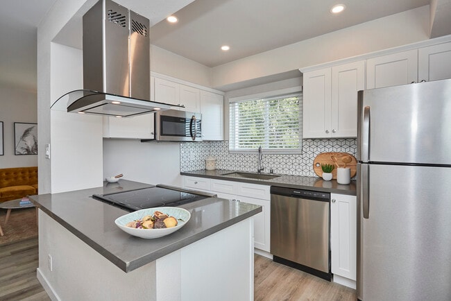 Kitchen - Callie on Curson