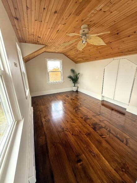 Building Photo - 326 Fish Rd