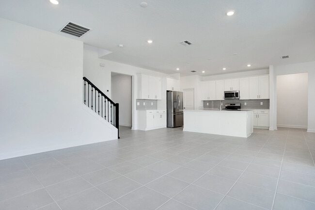 Building Photo - 5640 Vinyasa Rd