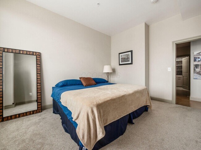 Building Photo - 51 N High St