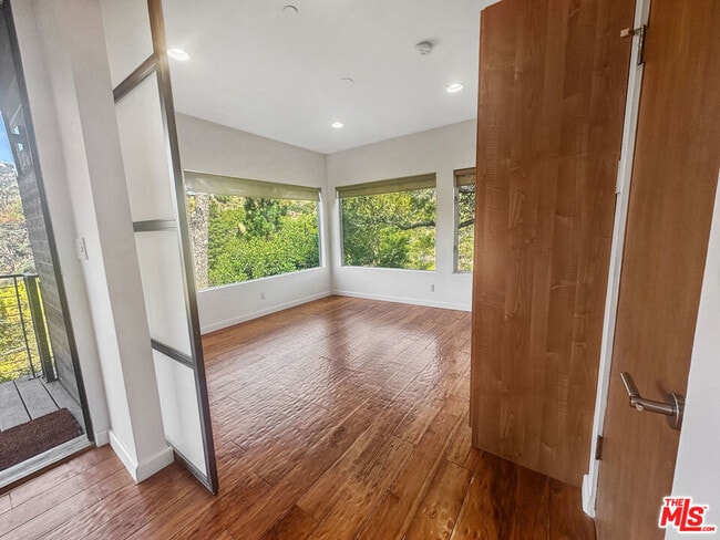 Building Photo - 8265 Mannix Dr