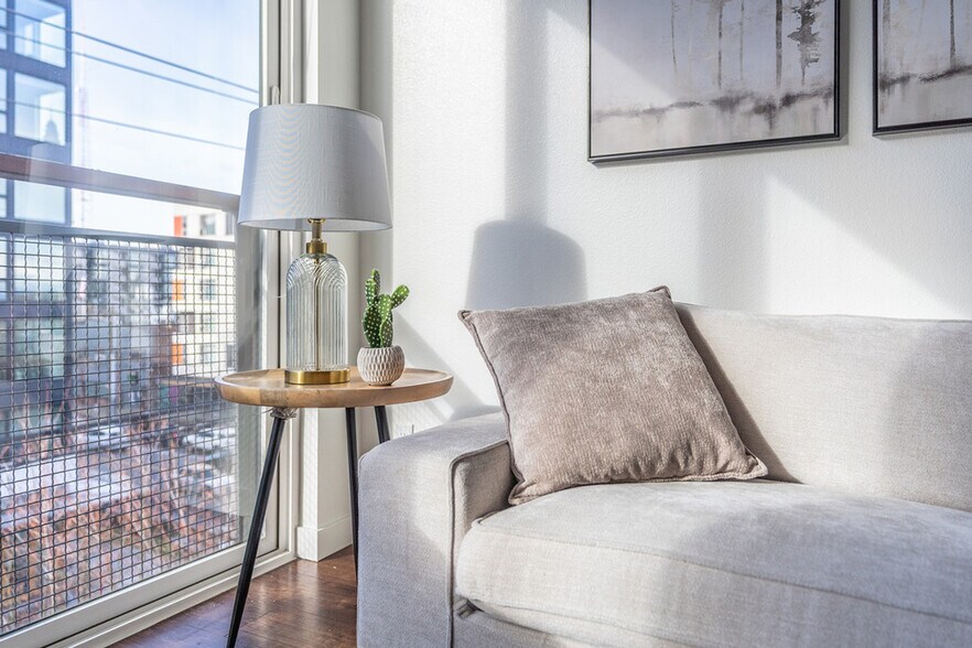 Building Photo - 2407 E Union St