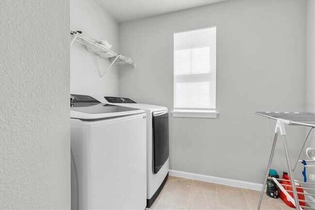 Building Photo - 6353 Timberdale Ave