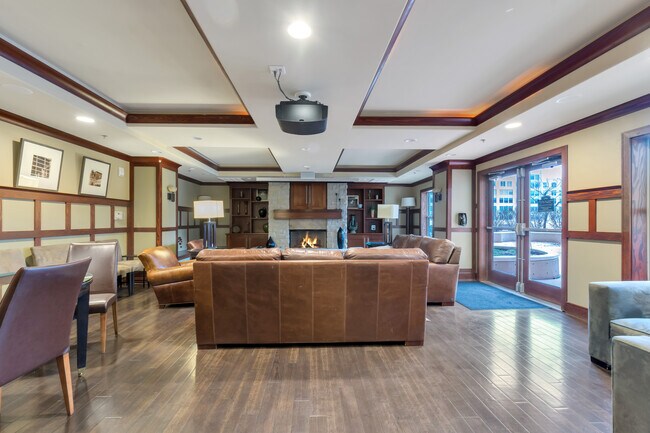 Club Room W/ Projector - 5 S 500 W