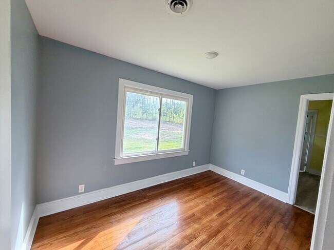 Building Photo - Coming Soon! Masonboro-south Wilmington location charming country home