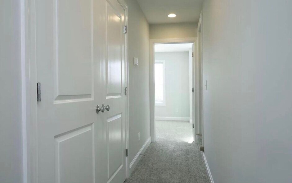 Building Photo - 6800 Milligan Way