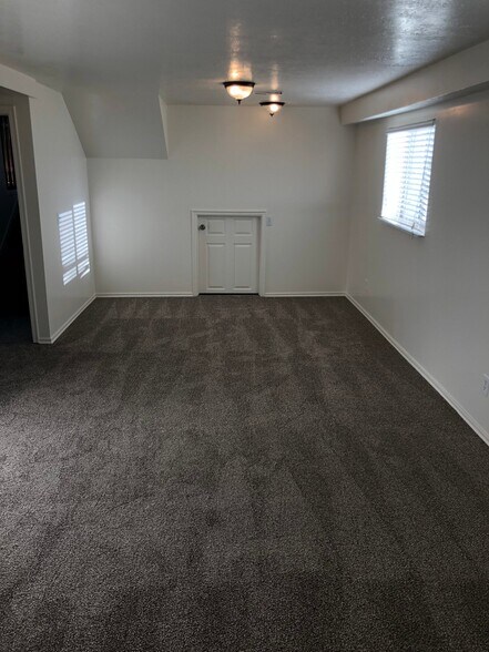 Building Photo - 12219 S 1440 W