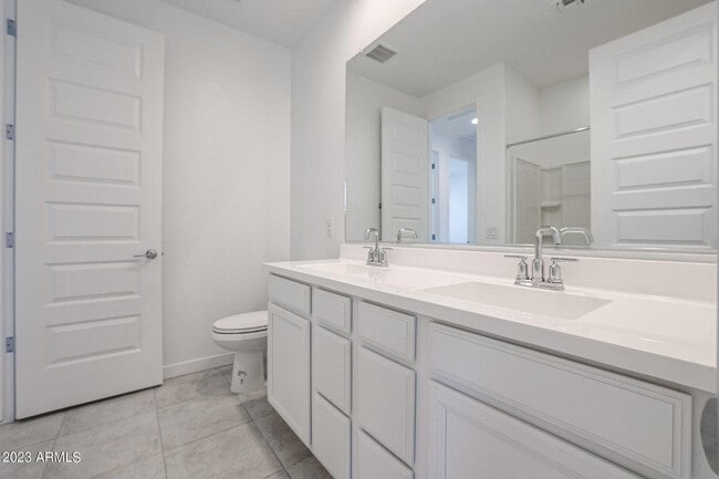 Building Photo - 16554 W Questa Dr