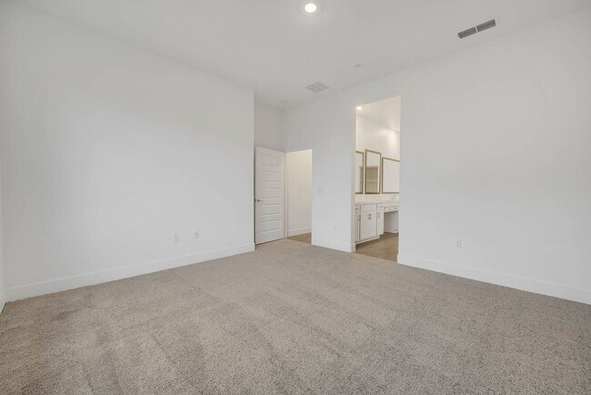 Building Photo - 12705 Parakeet Wy