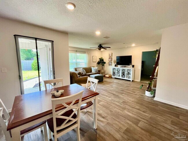 Building Photo - 5789 Guinevere Ln