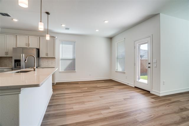 Building Photo - 1600 Tyler Dr