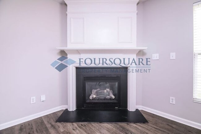 Building Photo - Single Family | Back Patio | Two- Car Gara...