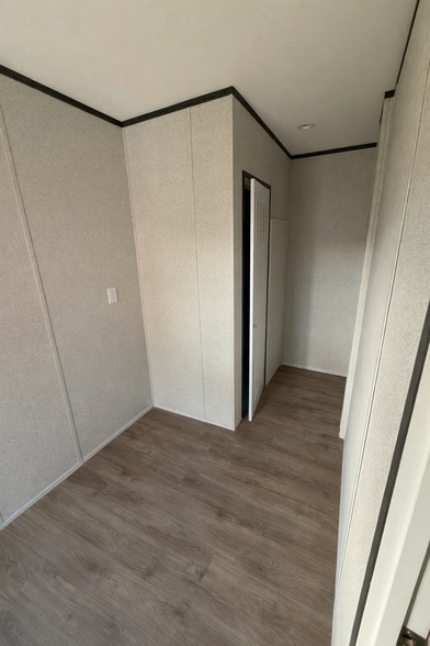 Building Photo - 6475 Colony Park Dr