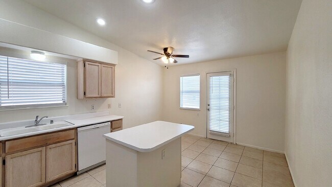 Building Photo - 8016 Cimarron Ridge Dr