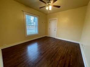 Building Photo - North End Duplex-1bed/1bath-Close to downtown Boise, Hyde Park, Landscaping included