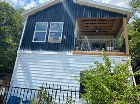 Building Photo - 1206 S Comal