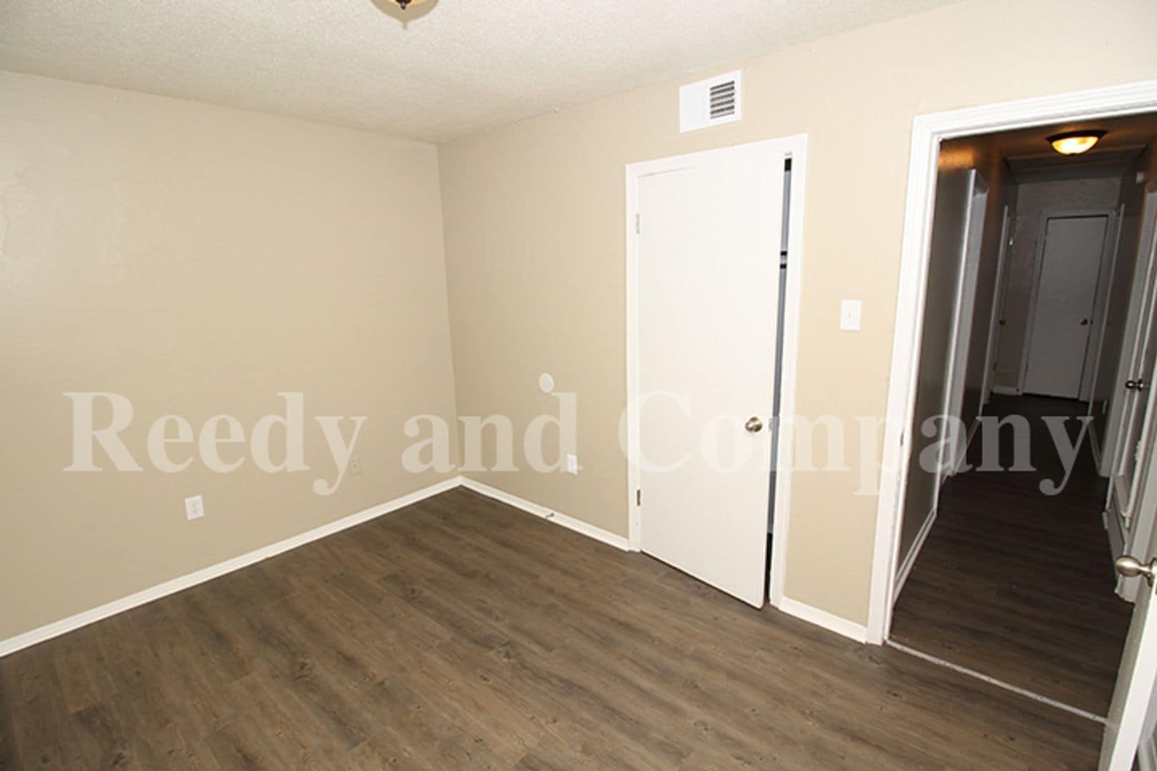 Building Photo - 4557 Spring Valley Dr