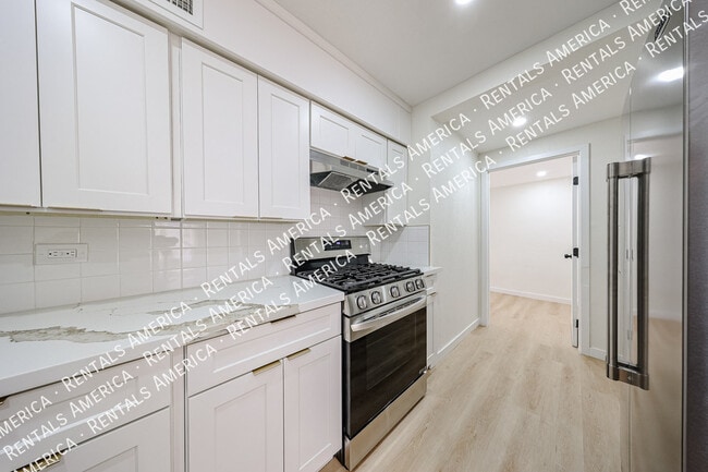 Building Photo - 2047 E Virginia Ave