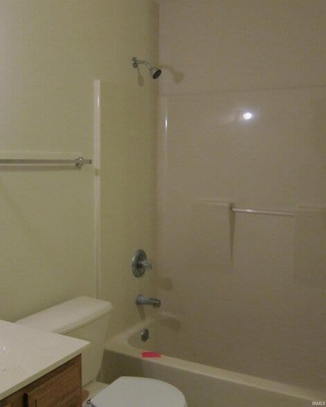 Building Photo - 1040 Forest View Dr N